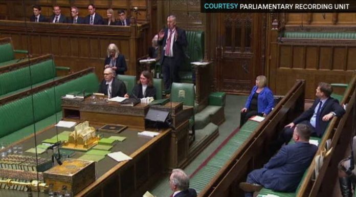 Water leak forces UK Parliament to close