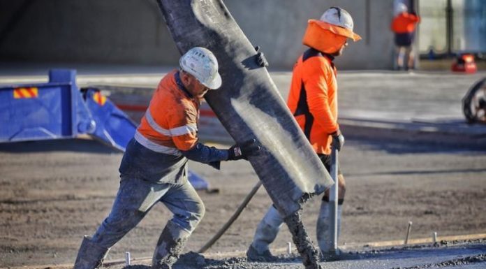 Construction union pushes back on compulsory COVID vaccines