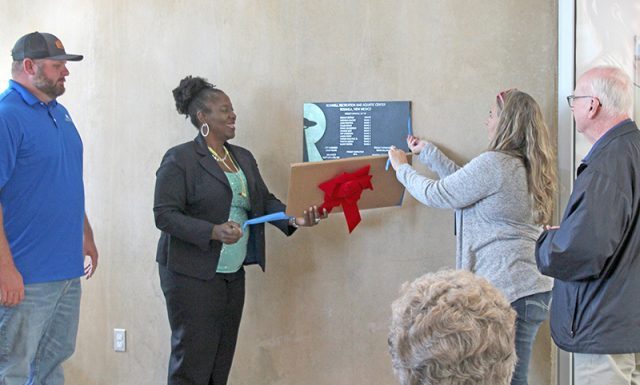 Plaque honors those behind recreation center’s construction – Roswell Daily Record